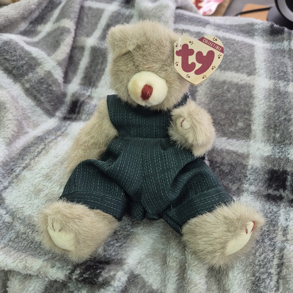 Ty Collectible Teddy Bear Dickens# 6038/P.V.C. Pellets